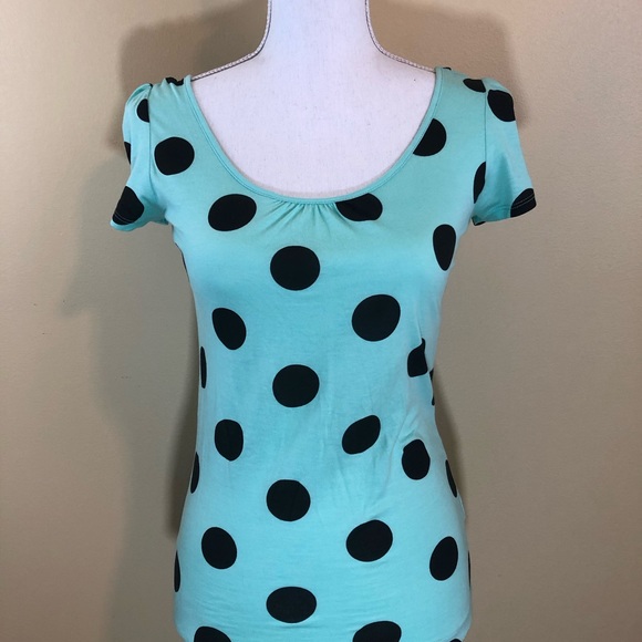 Cute polka dotted top - Picture 2 of 2